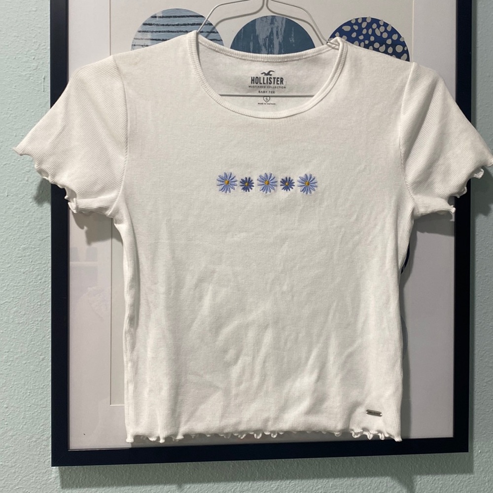 Hollister Cropped Tee